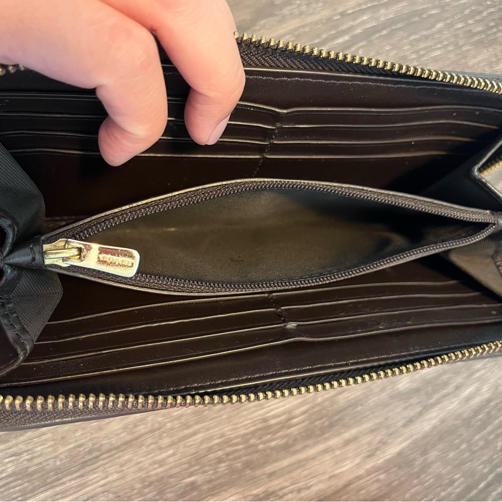 Coach Brown and Tan Wallet - Picture 10 of 10